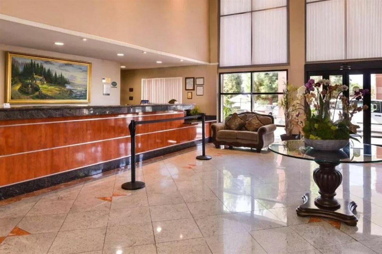 Quality Inn & Suites Walnut - City Of Industry Exterior photo