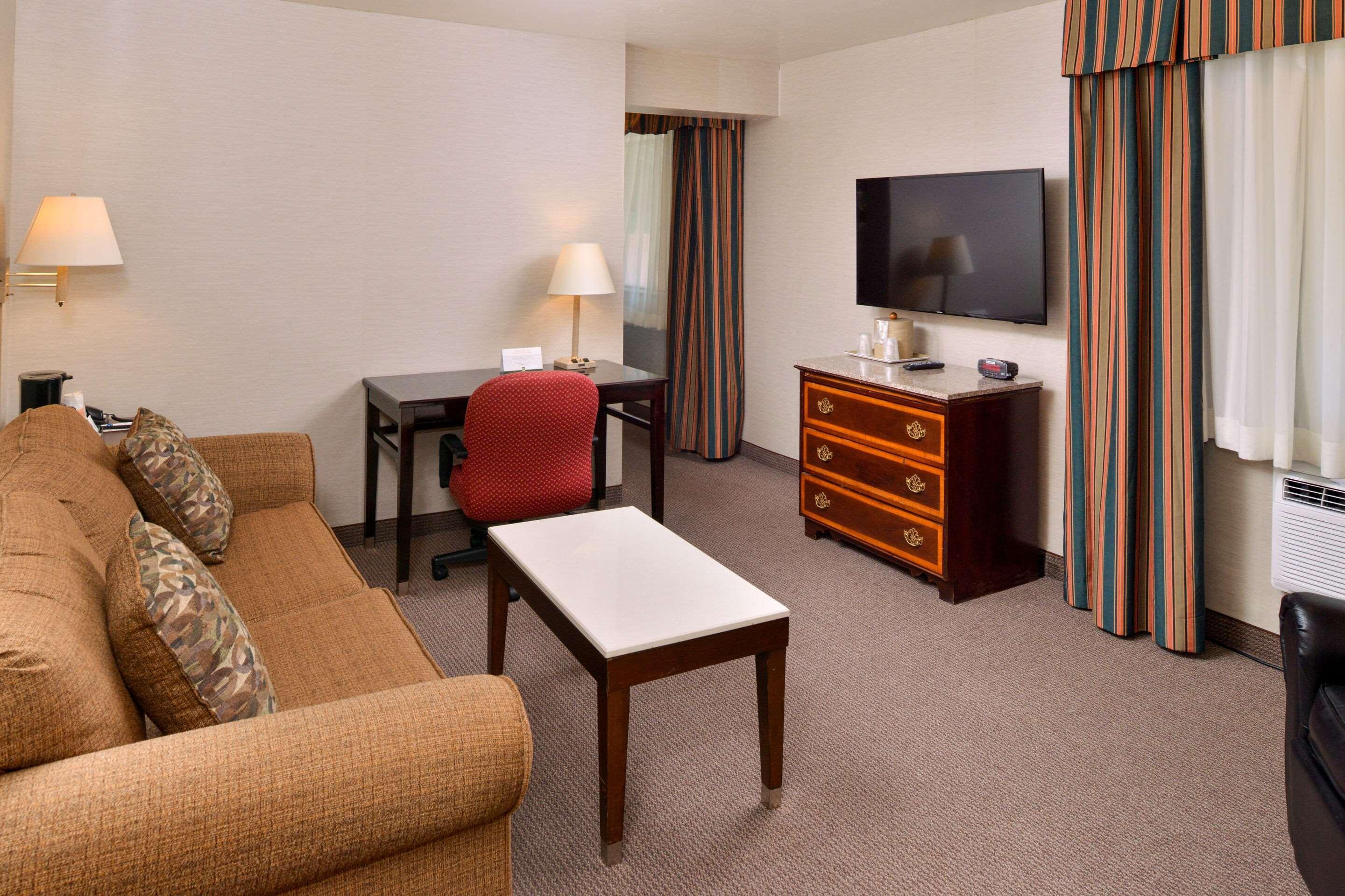 Quality Inn & Suites Walnut - City Of Industry Exterior photo