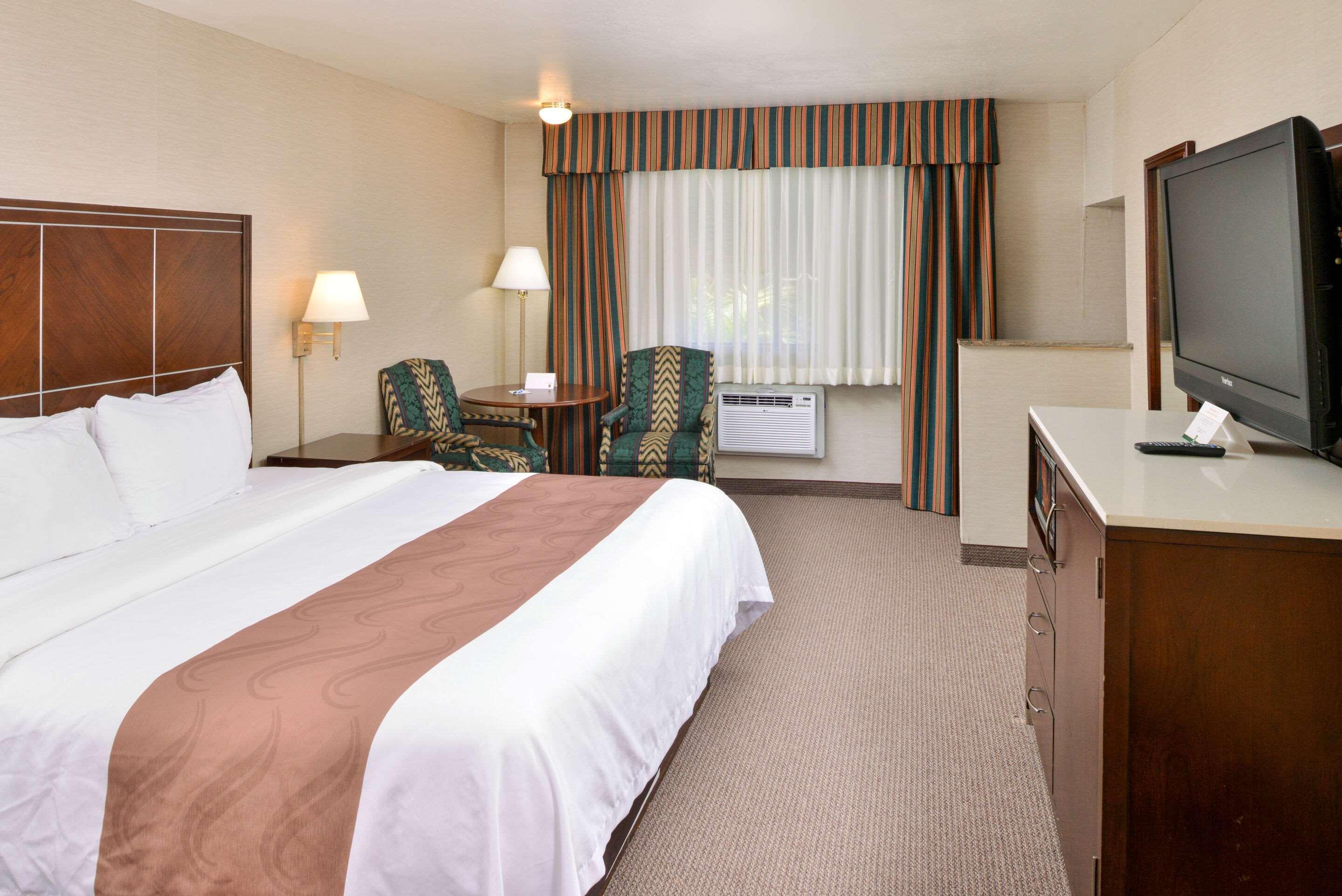 Quality Inn & Suites Walnut - City Of Industry Exterior photo