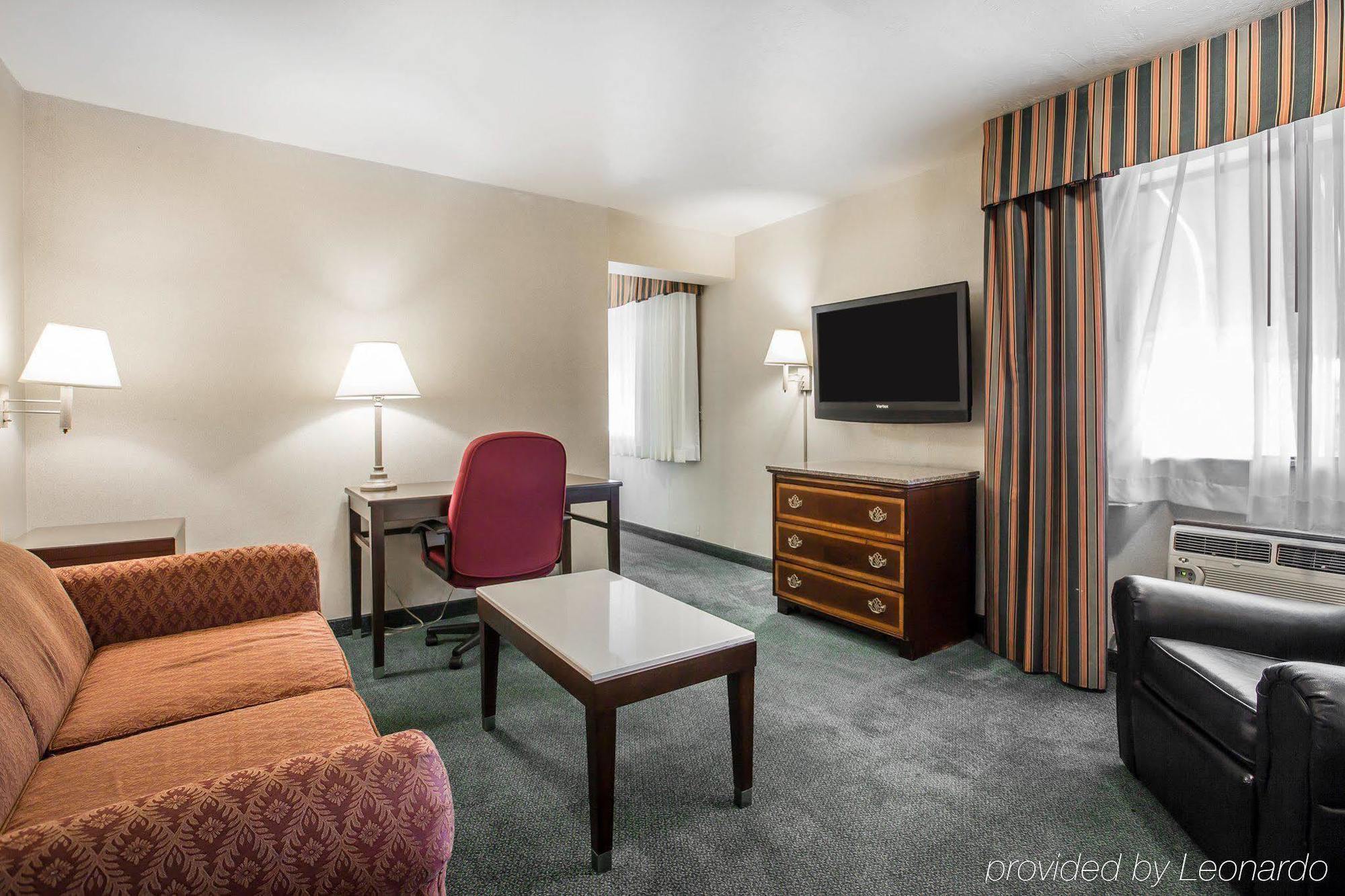 Quality Inn & Suites Walnut - City Of Industry Exterior photo
