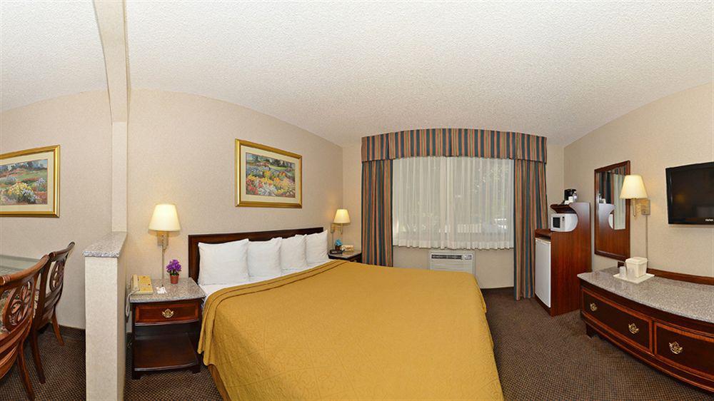 Quality Inn & Suites Walnut - City Of Industry Exterior photo
